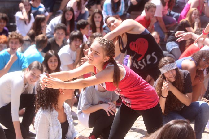 'Flashmob' junto al instituto Sagasta-7